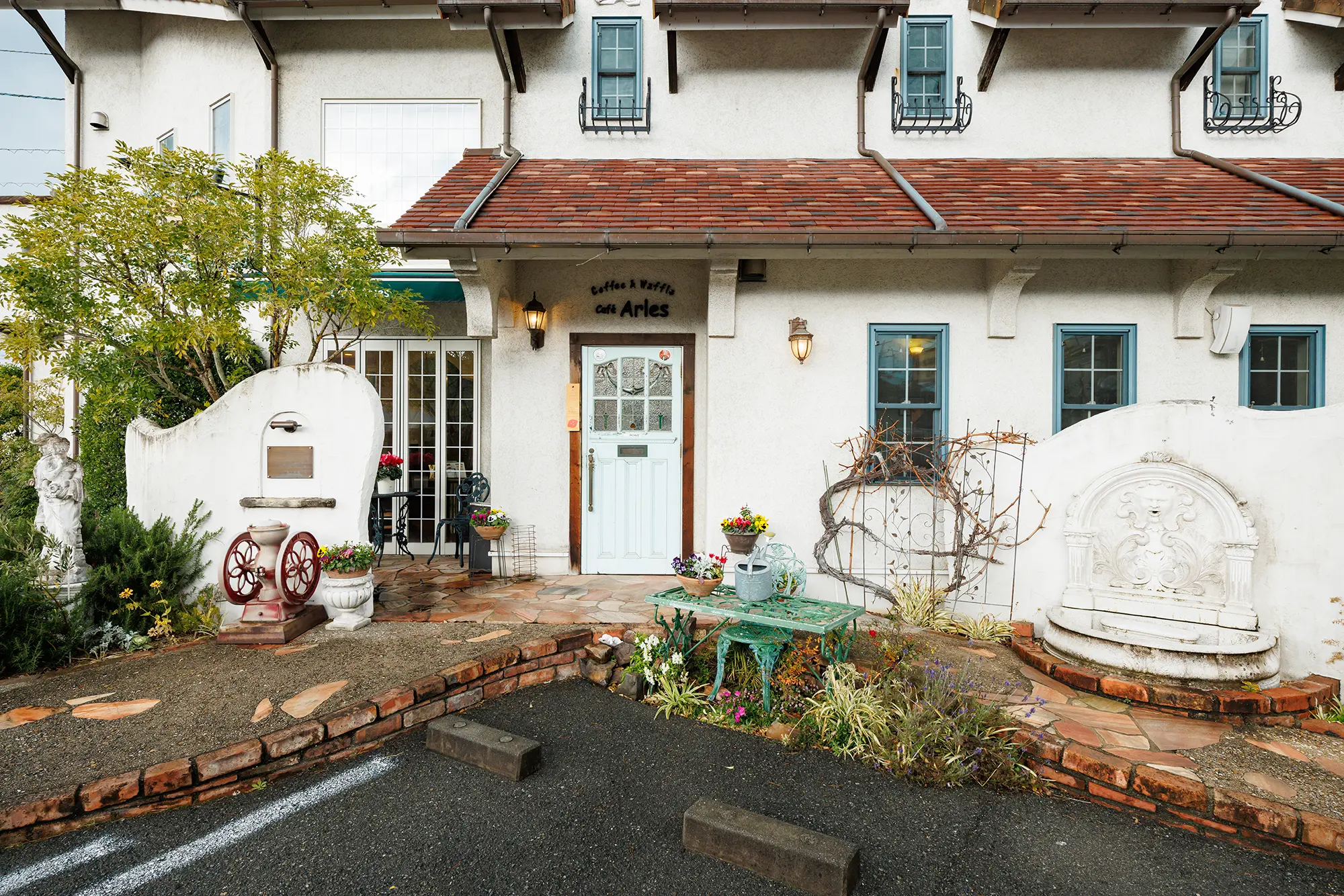 カフェアルルの店舗外観