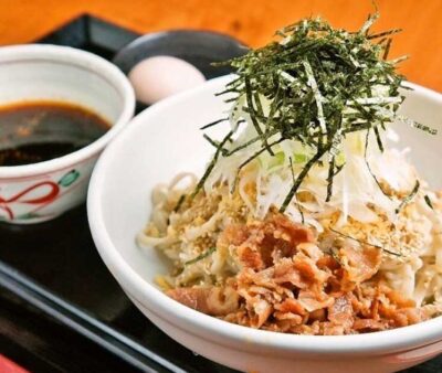 黑紅そば 豚そば（冷たい出汁）太麺