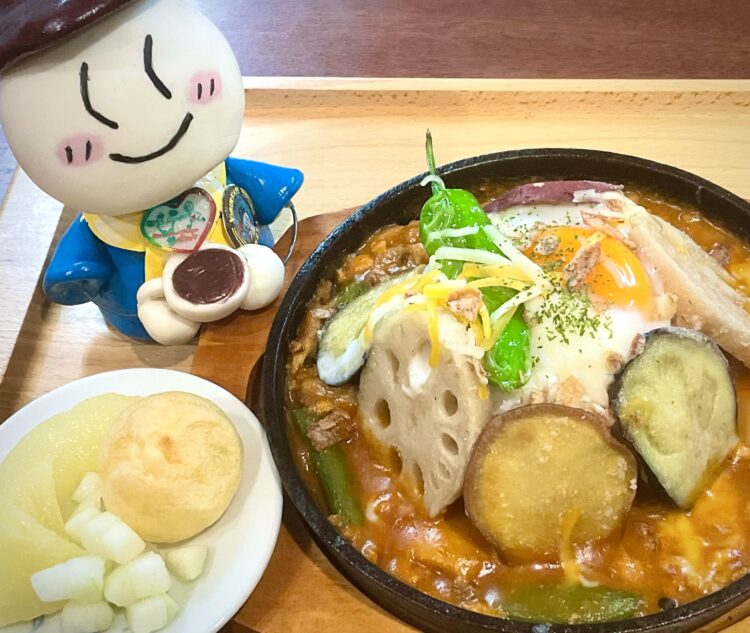 数量限定 鉄板麦飯キーマカレー&フルーツ