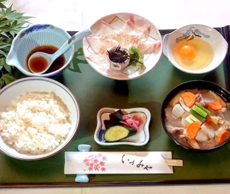 鯛飯と豚汁セット