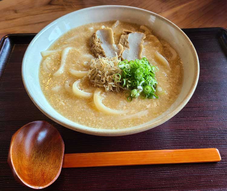 玉子揚げしらすうどん