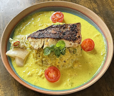 焼き真鯛のココナッツスープ添え鯛めし